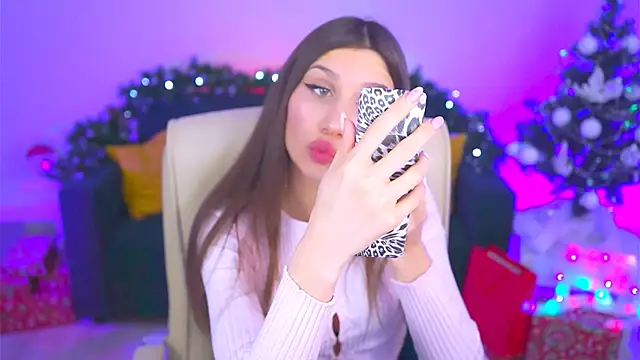 Snapshot of MollyPerry chatting on 8, 12, 2024 MollyPerry online show from 8, 12, 2024