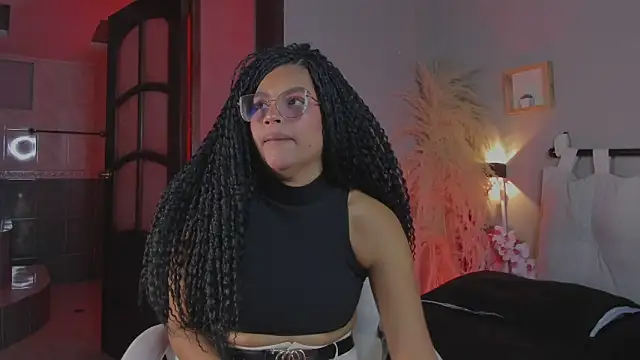 nayah   online show from 1, 2, 2025