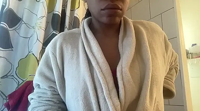 Snapshot of MommyConfident chatting on 14, 2, 2025 MommyConfident online show from 14, 2, 2025