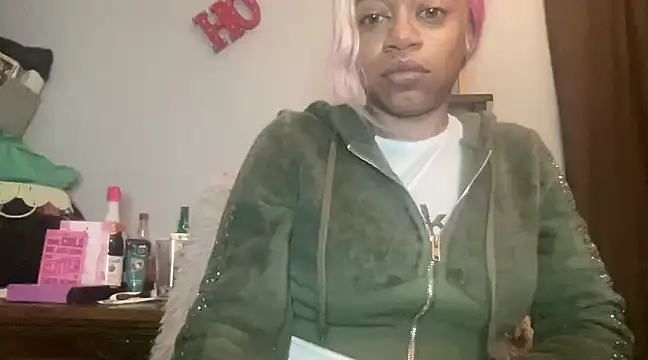 Snapshot of MommyConfident chatting on 28, 2, 2025 MommyConfident online show from 28, 2, 2025