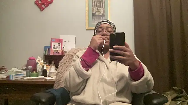 MommyConfident online show from 21, 12, 2025