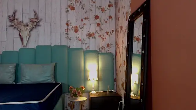 Alison Simmons online show from 8, 12, 2024