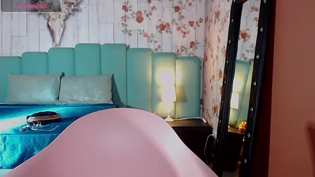 Alison Simmons online show from 4, 1, 2025