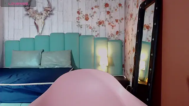 Alison Simmons online show from 4, 1, 2025