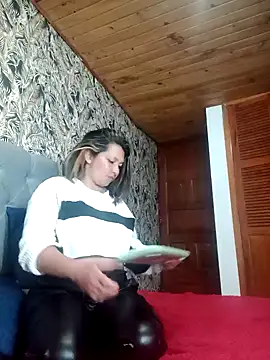Snapshot of Devil_Sara chatting on 16, 1, 2025 Devil Sara online show from 16, 1, 2025