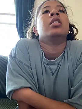 Snapshot of VanessaBling chatting on 12, 10, 2025 VanessaBling online show from 12, 10, 2025