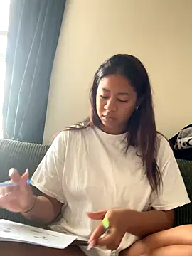 Snapshot of VanessaBling chatting on 14, 11, 2025 VanessaBling online show from 14, 11, 2025