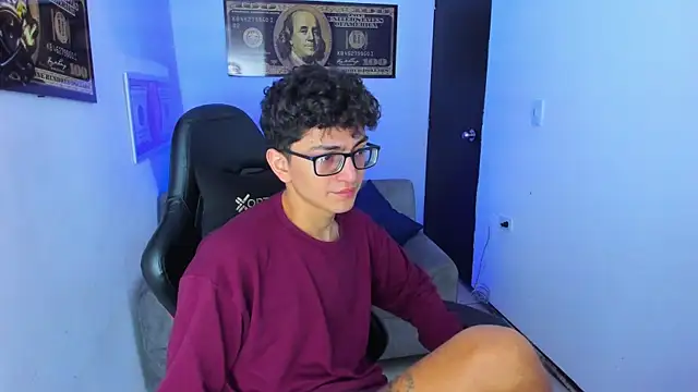 TylerWhite  online show from 7, 3, 2025