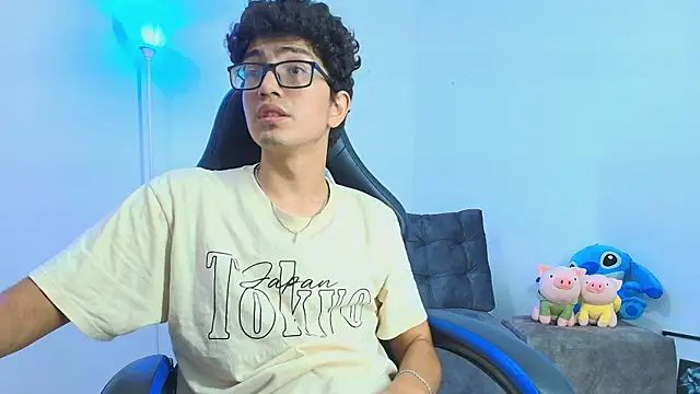 TylerWhite  online show from 28, 9, 2025