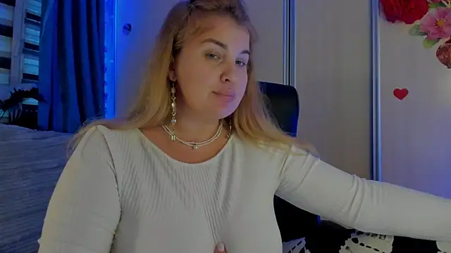 CoraSwon online show from 8, 11, 2025