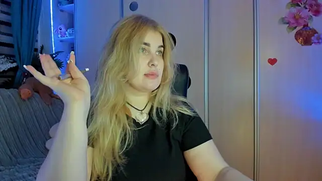 Snapshot of CoraSwon chatting on 12, 2, 2026 CoraSwon online show from 12, 2, 2026