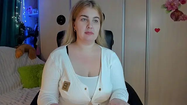 Snapshot of CoraSwon chatting on 28, 2, 2026 CoraSwon online show from 28, 2, 2026