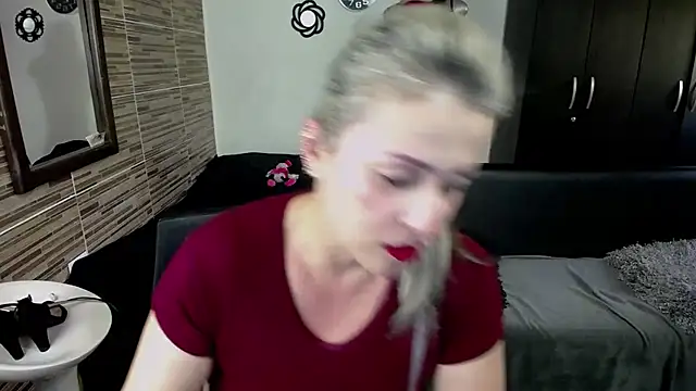 Emma Rizzoo online show from 20, 9, 2025