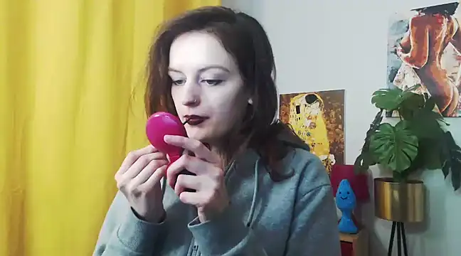 Snapshot of juicyNadine chatting on 13, 12, 2024 juicyNadine online show from 13, 12, 2024