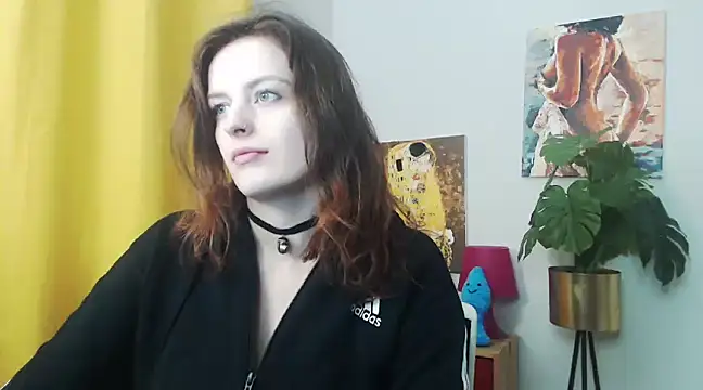 Snapshot of juicyNadine chatting on 6, 1, 2025 juicyNadine online show from 6, 1, 2025