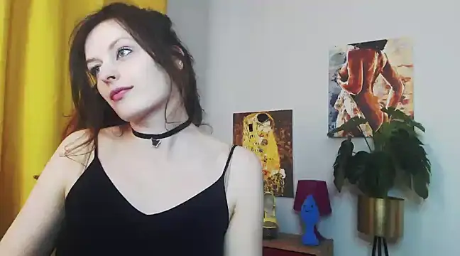 Snapshot of juicyNadine chatting on 5, 2, 2025 juicyNadine online show from 5, 2, 2025