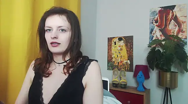 Snapshot of juicyNadine chatting on 7, 2, 2025 juicyNadine online show from 7, 2, 2025
