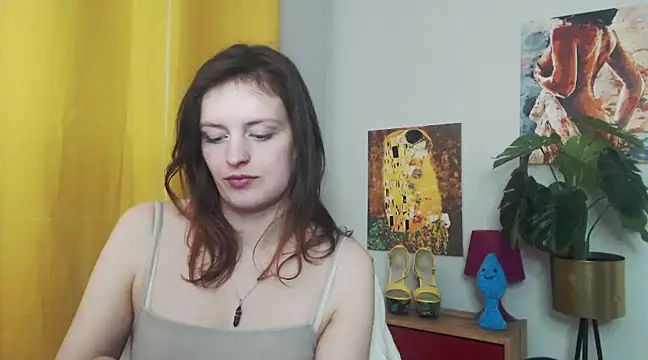 Snapshot of juicyNadine chatting on 12, 2, 2025 juicyNadine online show from 12, 2, 2025