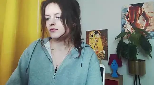 Snapshot of juicyNadine chatting on 13, 2, 2025 juicyNadine online show from 13, 2, 2025