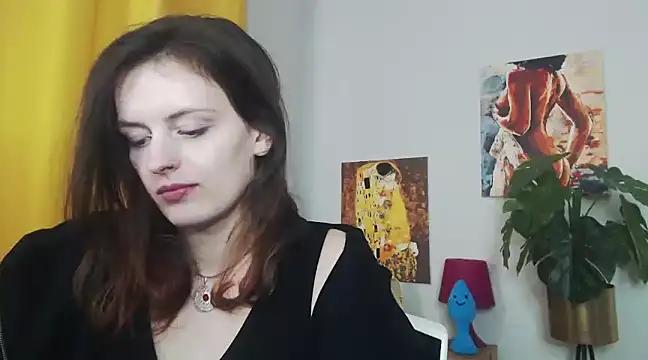 Snapshot of juicyNadine chatting on 25, 2, 2025 juicyNadine online show from 25, 2, 2025