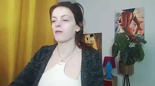 Snapshot of juicyNadine chatting on 28, 2, 2025 juicyNadine online show from 28, 2, 2025