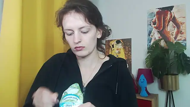 Snapshot of juicyNadine chatting on 16, 9, 2025 juicyNadine online show from 16, 9, 2025