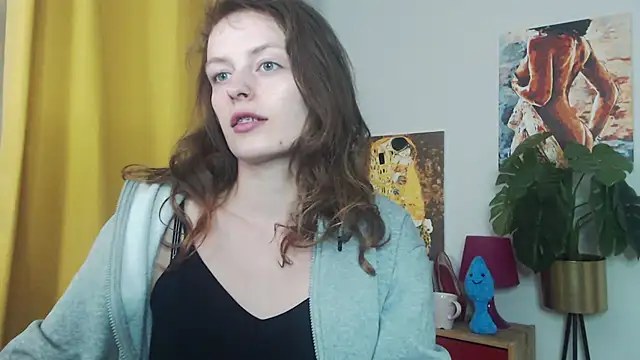 Snapshot of juicyNadine chatting on 22, 9, 2025 juicyNadine online show from 22, 9, 2025