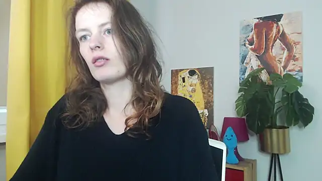 Snapshot of juicyNadine chatting on 23, 9, 2025 juicyNadine online show from 23, 9, 2025