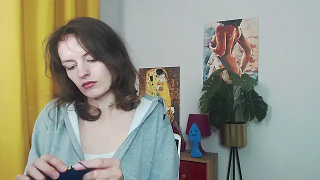 Snapshot of juicyNadine chatting on 12, 10, 2025 juicyNadine online show from 12, 10, 2025