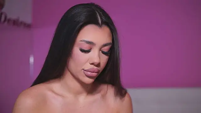 NatyDesiree online show from 3, 3, 2025