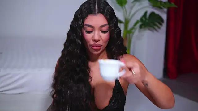 NatyDesiree online show from 3, 10, 2025