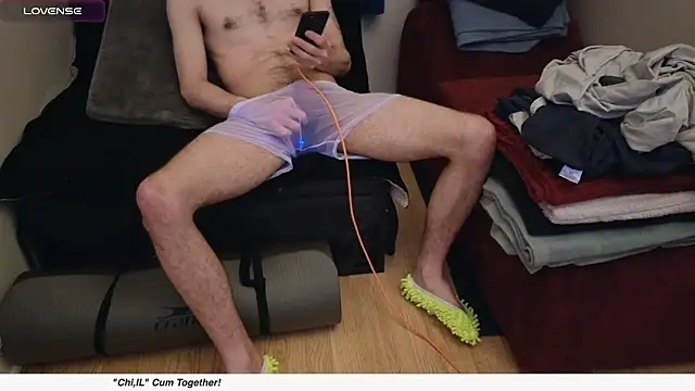 pantslesstraveler plt online show from 24, 2, 2025