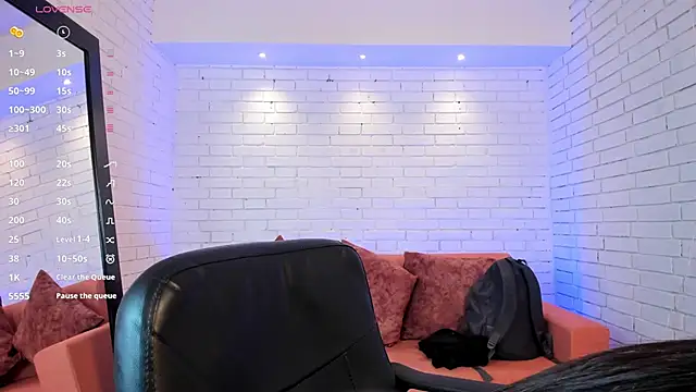 paulina sweett  online show from 20, 10, 2025