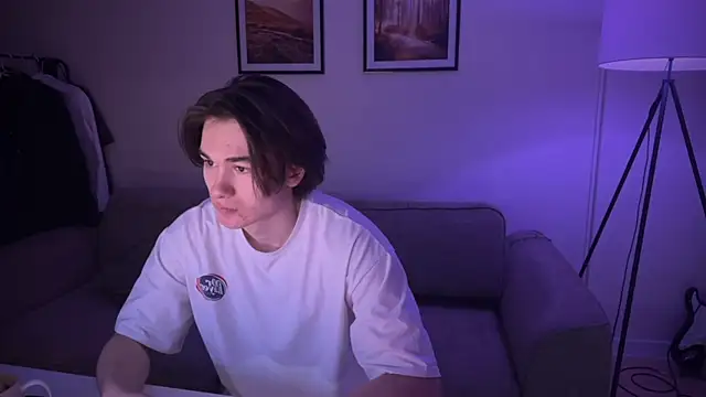 Snapshot of MarkusDean chatting on 5, 1, 2025 MarkusDean online show from 5, 1, 2025