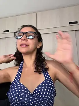 Snapshot of uniquerossie chatting on 3, 8, 2026 uniquerossie online show from 3, 8, 2026