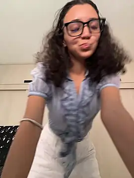 Snapshot of uniquerossie chatting on 6, 8, 2026 uniquerossie online show from 6, 8, 2026
