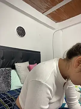 Snapshot of Iris_love18 chatting on 17, 2, 2025 Iris love18 online show from 17, 2, 2025