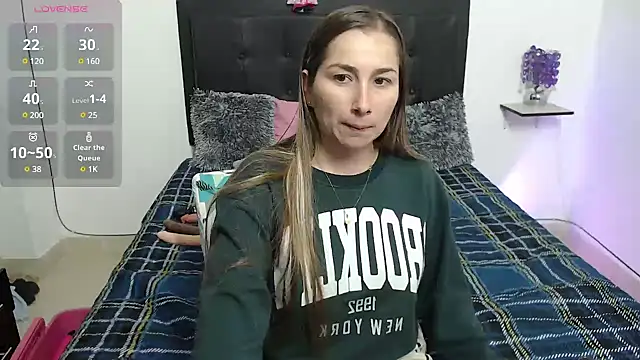 Snapshot of Iris_love18 chatting on 5, 3, 2025 Iris love18 online show from 5, 3, 2025