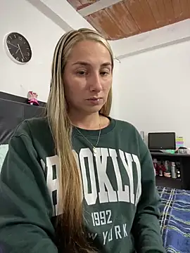 Snapshot of Iris_love18 chatting on 12, 3, 2025 Iris love18 online show from 12, 3, 2025