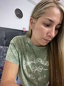 Snapshot of Iris_love18 chatting on 14, 3, 2025 Iris love18 online show from 14, 3, 2025