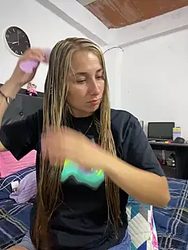 Snapshot of Iris_love18 chatting on 22, 3, 2025 Iris love18 online show from 22, 3, 2025