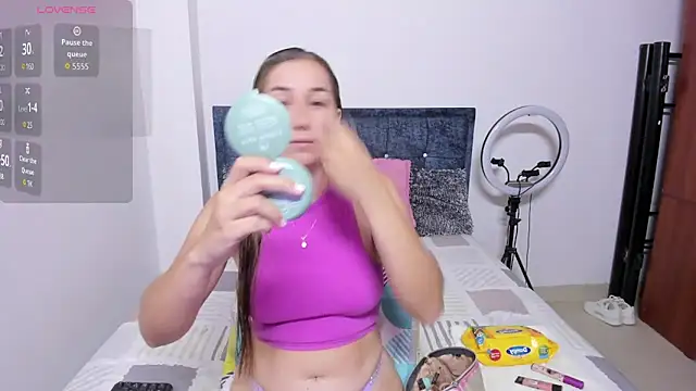 Snapshot of Iris_love18 chatting on 13, 9, 2025 Iris love18 online show from 13, 9, 2025