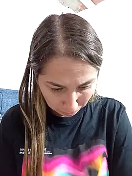 Snapshot of Iris_love18 chatting on 12, 10, 2025 Iris love18 online show from 12, 10, 2025