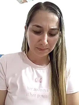 Snapshot of Iris_love18 chatting on 2, 11, 2025 Iris love18 online show from 2, 11, 2025