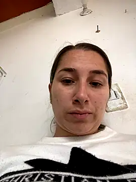 Snapshot of Iris_love18 chatting on 17, 11, 2025 Iris love18 online show from 17, 11, 2025