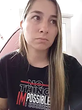 Snapshot of Iris_love18 chatting on 19, 11, 2025 Iris love18 online show from 19, 11, 2025