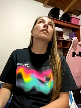 Snapshot of Iris_love18 chatting on 4, 12, 2025 Iris love18 online show from 4, 12, 2025