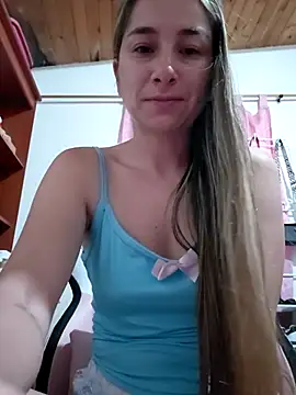 Snapshot of Iris_love18 chatting on 13, 5, 2026 Iris love18 online show from 13, 5, 2026