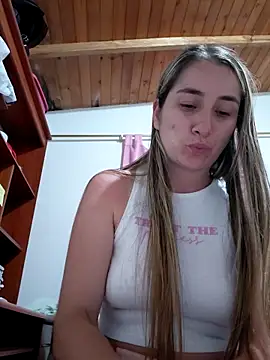 Snapshot of Iris_love18 chatting on 8, 6, 2026 Iris love18 online show from 8, 6, 2026