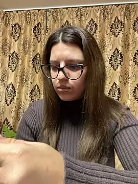 NadiraNoor online show from 25, 2, 2025